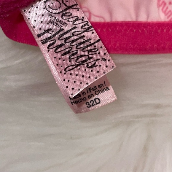 32D/S Vs Victoria’s Secret Sexy Little Things Pink Satin Bra and Ruffled skirt - Picture 9 of 12